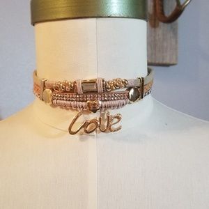 LUX Accessories love choker